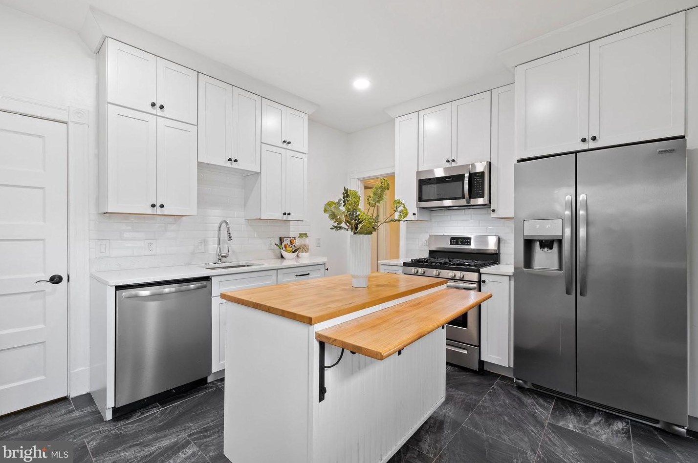 2900 Carlton Ave, Washington DC 20018-2615 exterior