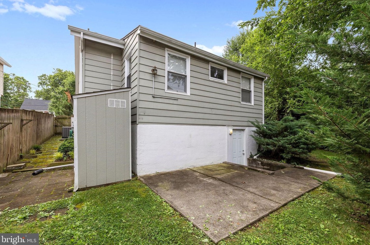 2900 Carlton Ave, Washington DC 20018-2615 exterior