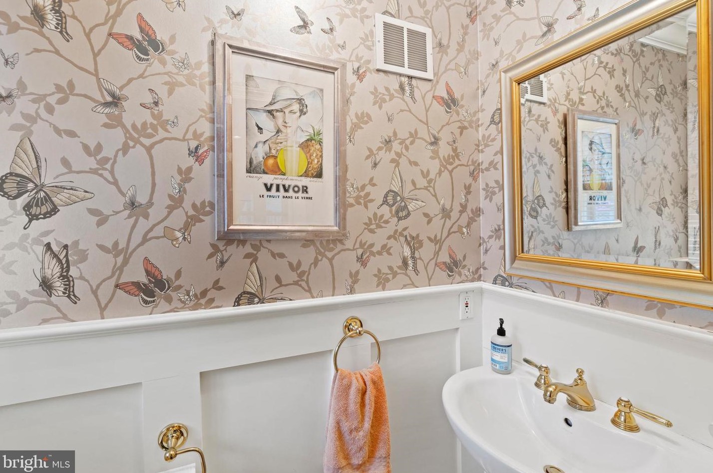 5042 Overlook Rd, Washington DC 20016-1911 exterior