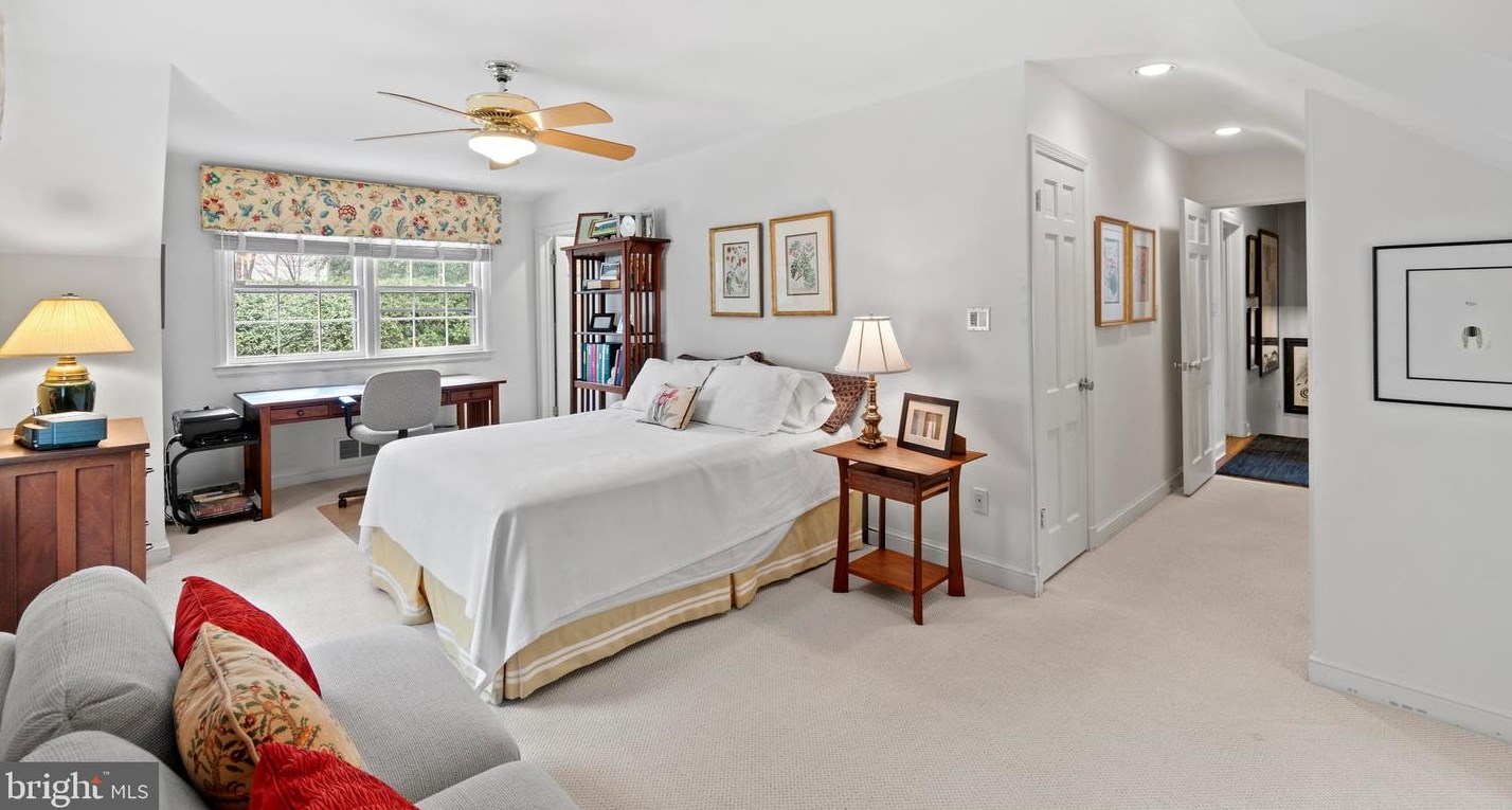 5042 Overlook Rd, Washington DC 20016-1911 exterior