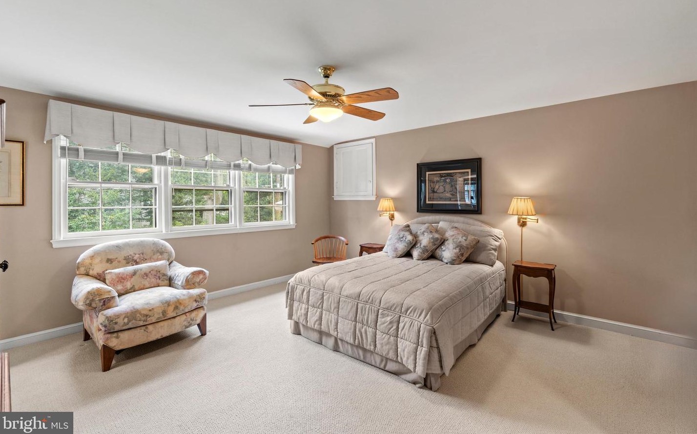 5042 Overlook Rd, Washington DC 20016-1911 exterior