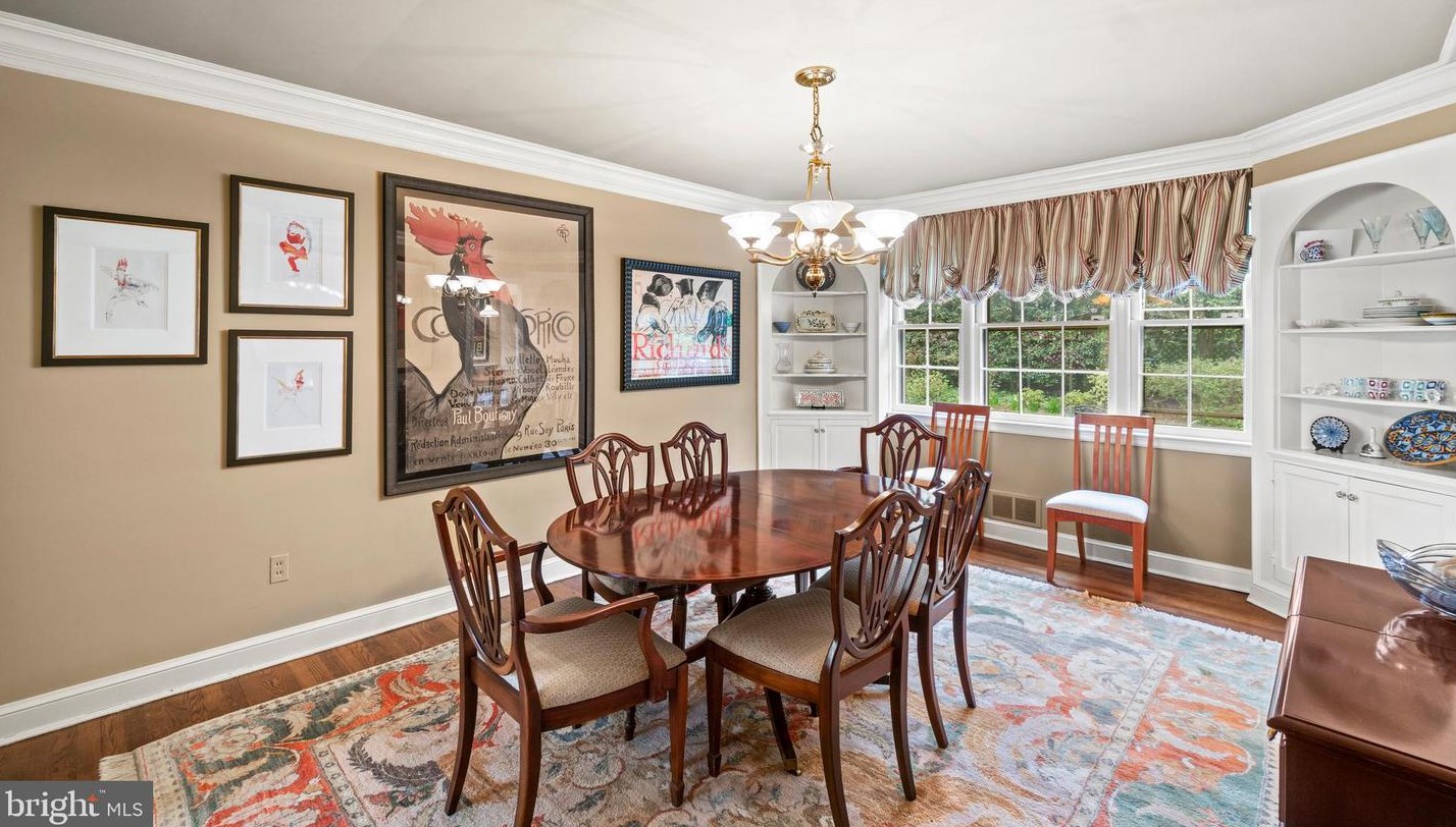 5042 Overlook Rd, Washington DC 20016-1911 exterior