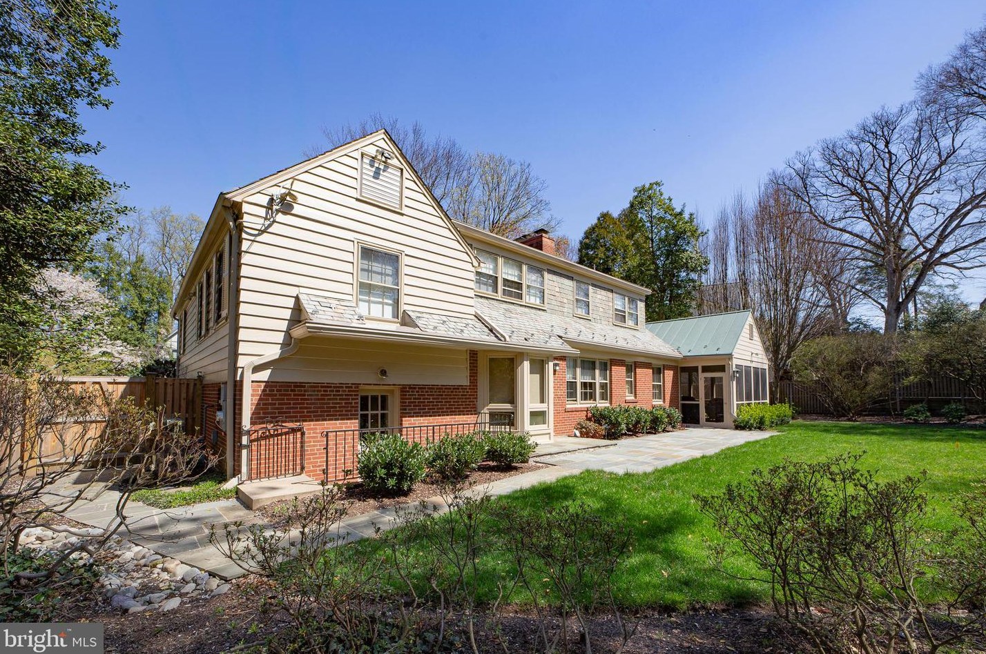 5042 Overlook Rd, Washington DC 20016-1911 exterior