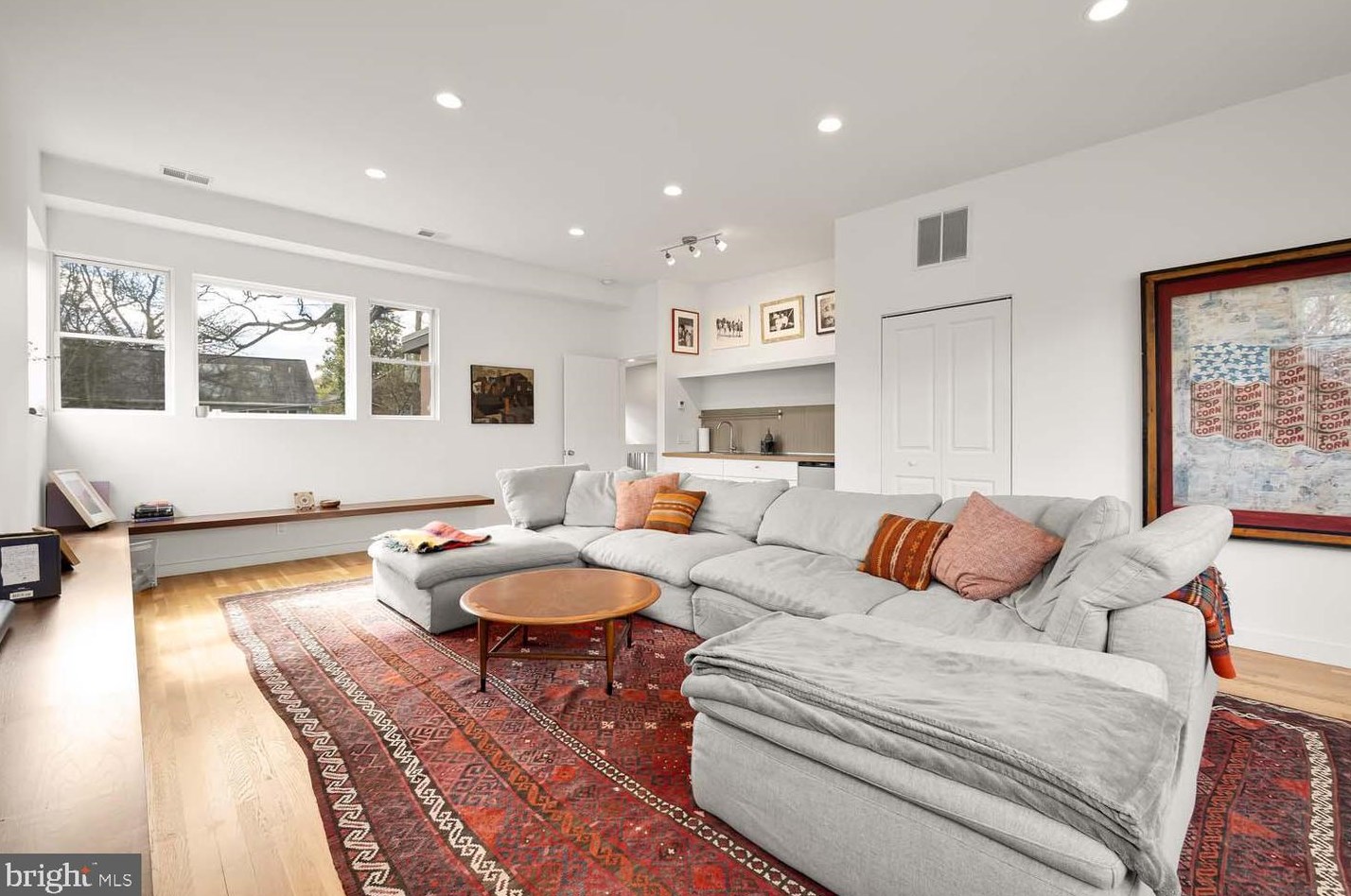 4358 Argyle Ter, Washington DC  20011-4244 exterior