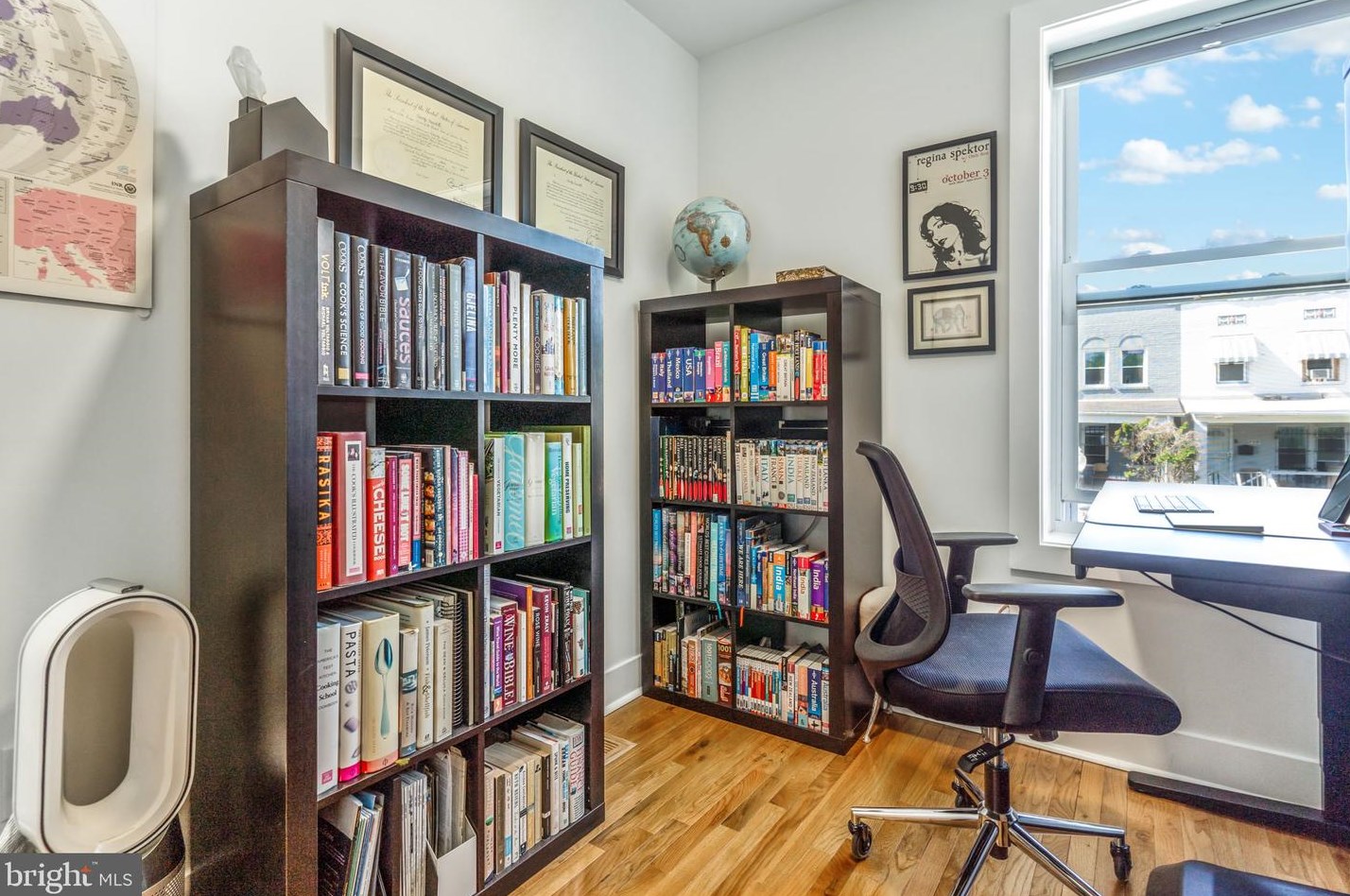 766 Columbia Rd, Washington DC  20001-3802 exterior