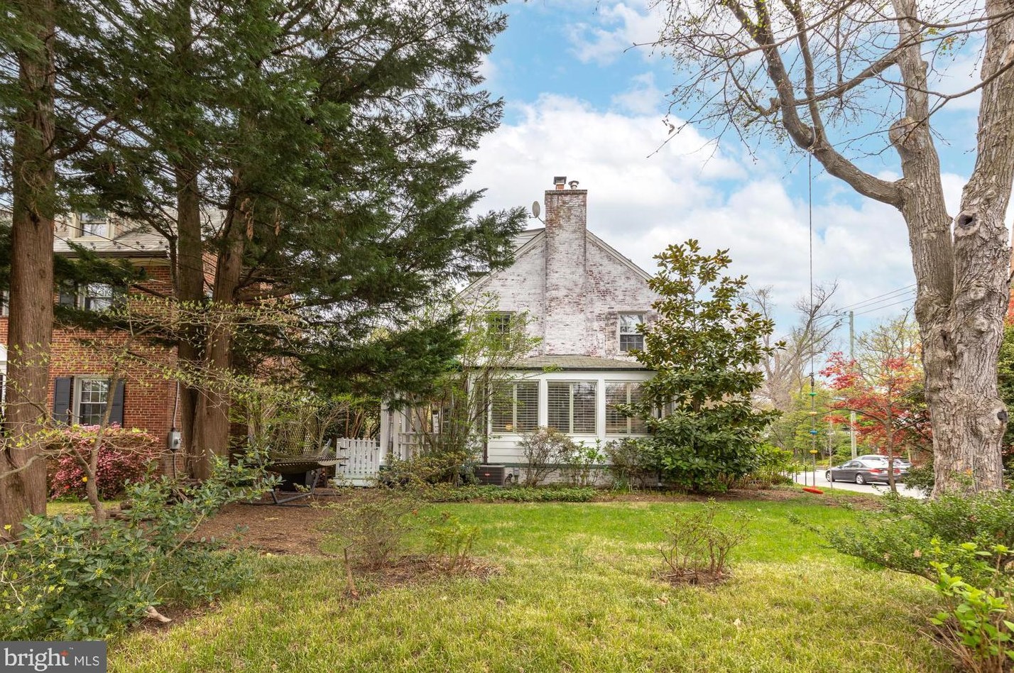 4500 Davenport St, Washington DC 20016-4416 exterior