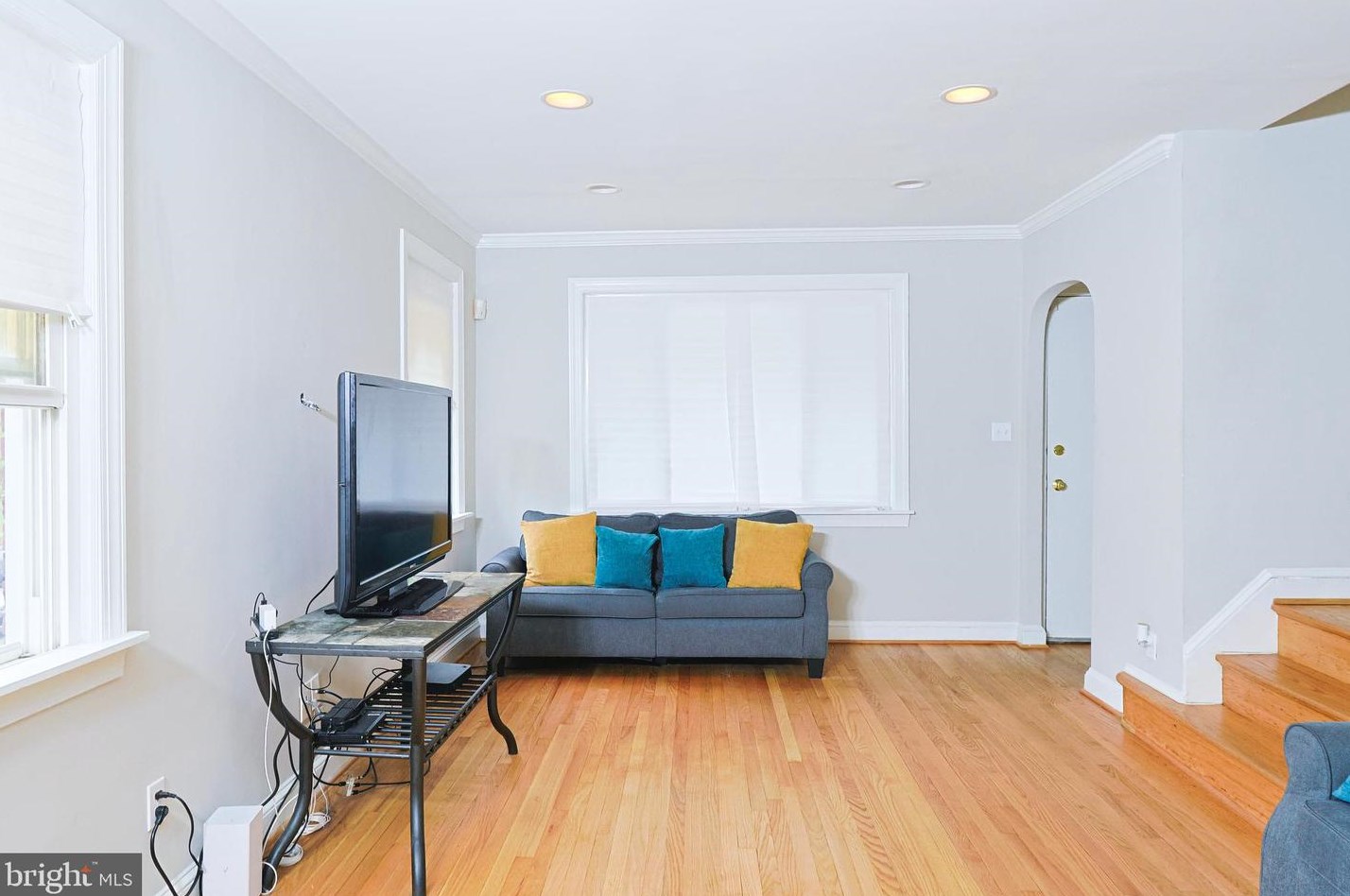 1612 Ft Dupont St, Washington DC 20020-1053 exterior