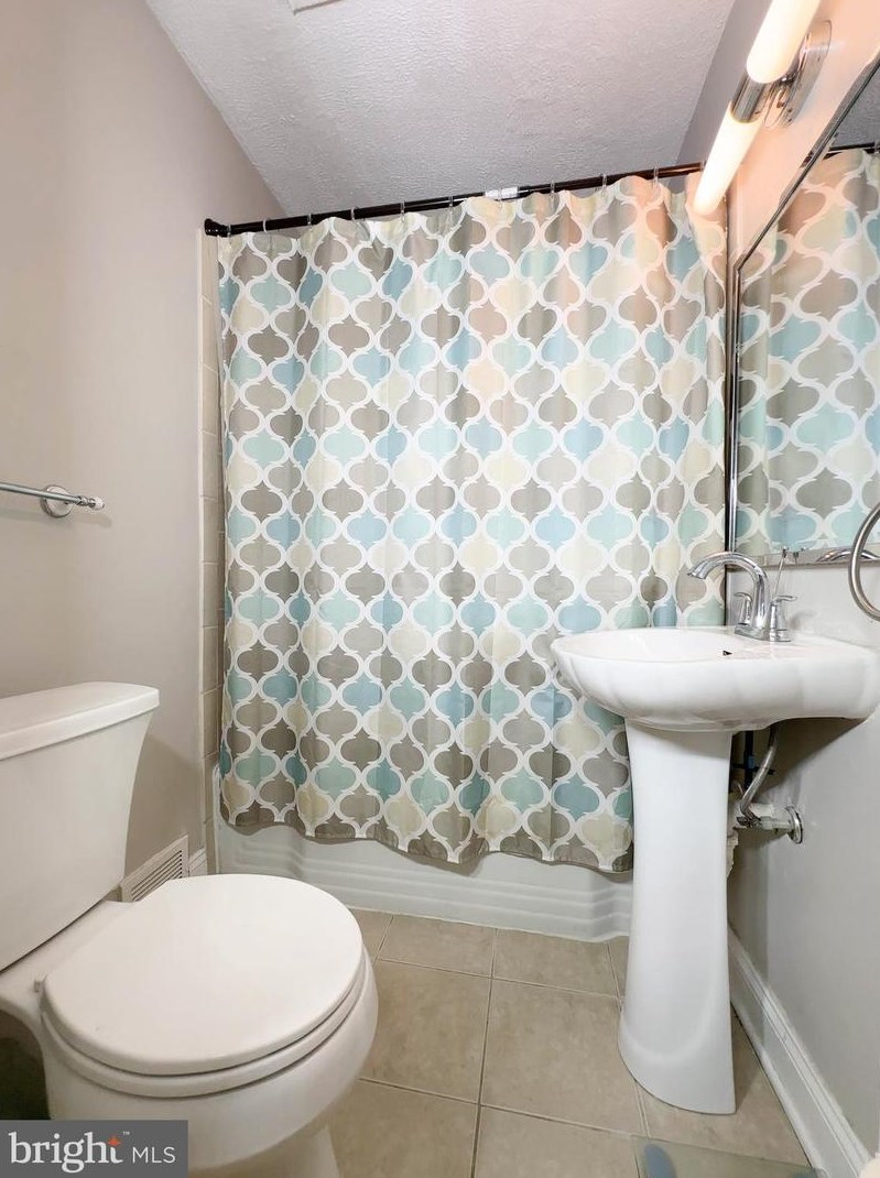 1612 Ft Dupont St, Washington DC 20020-1053 exterior