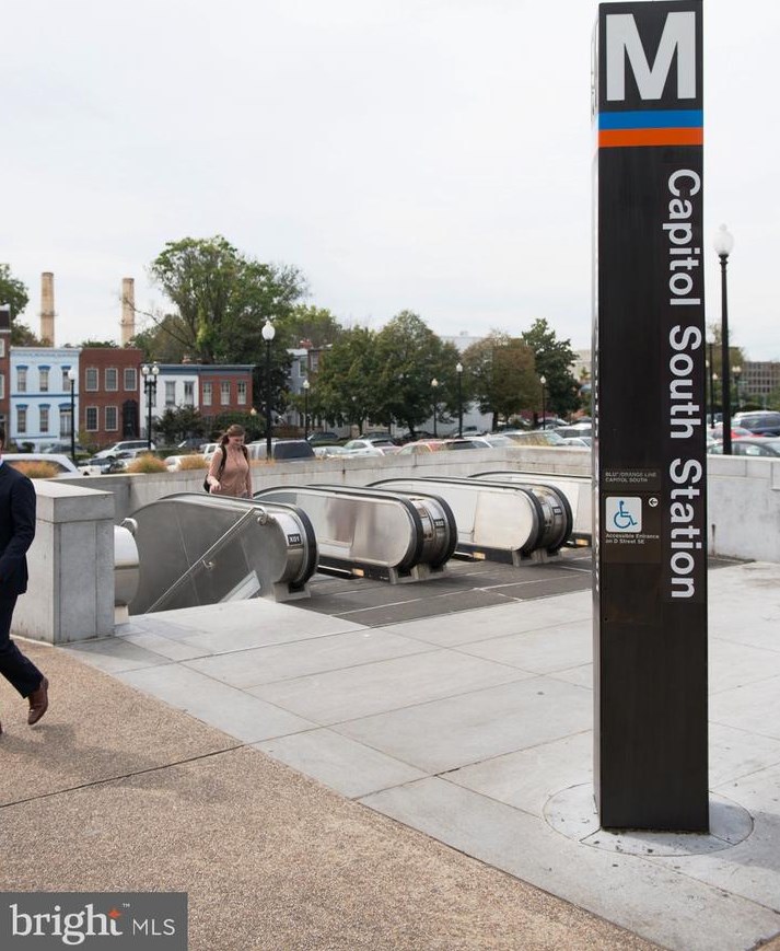 318 Carolina Ave, Washington DC 20003-2004 exterior