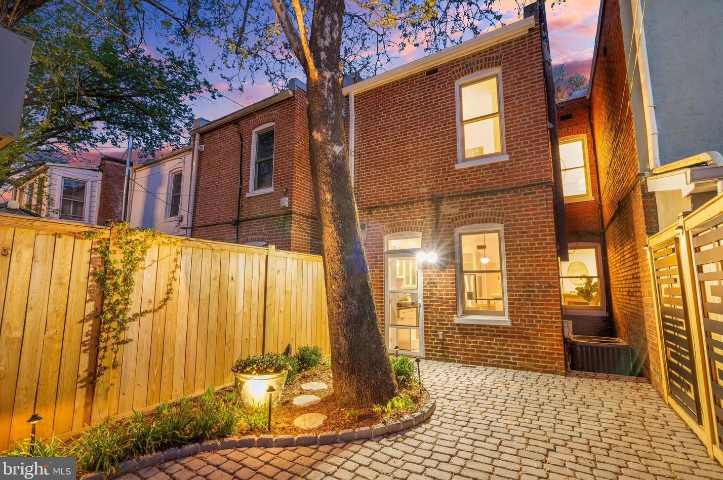 318 Carolina Ave, Washington DC 20003-2004 exterior