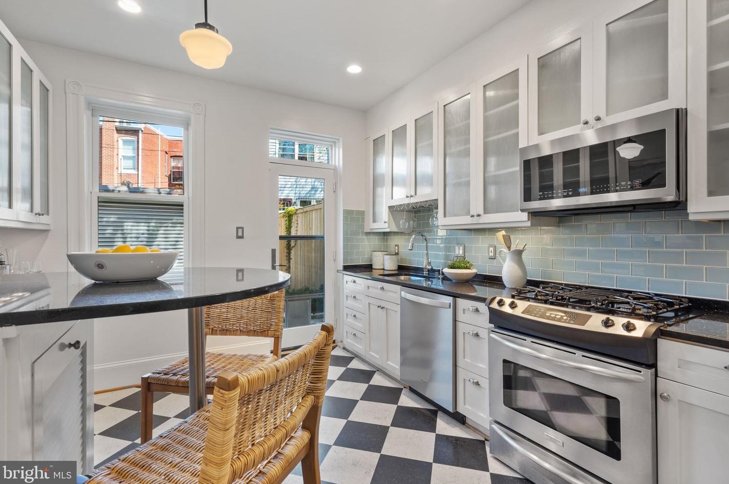 318 Carolina Ave, Washington DC 20003-2004 exterior