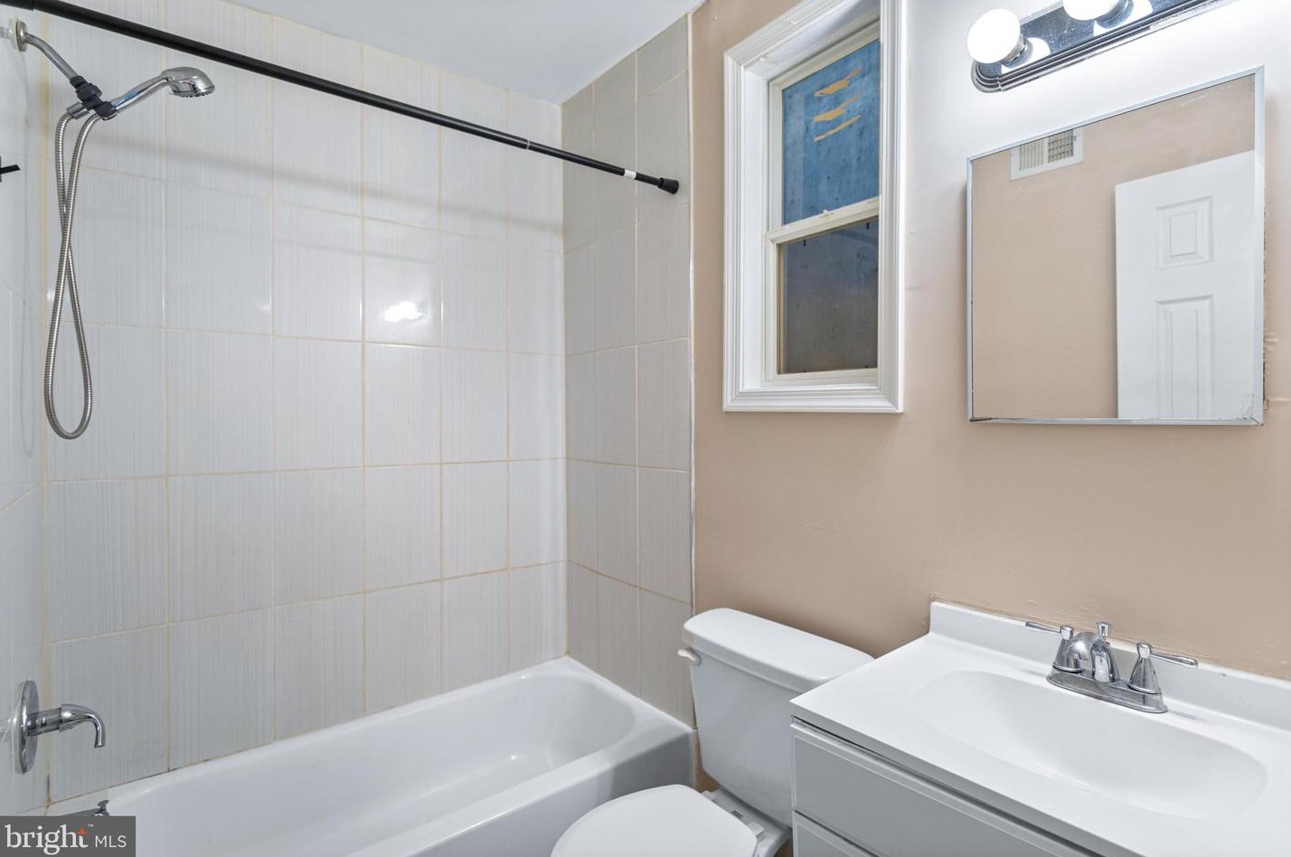 1212 16 St, Washington DC 20002-2502 exterior