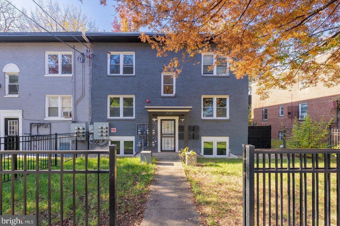 1420 Eastern Ave, Washington DC  20019-8137 exterior