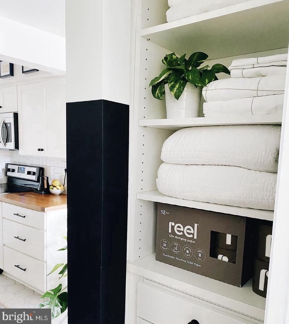 610 Longfellow St, Washington DC  20011-3077 exterior