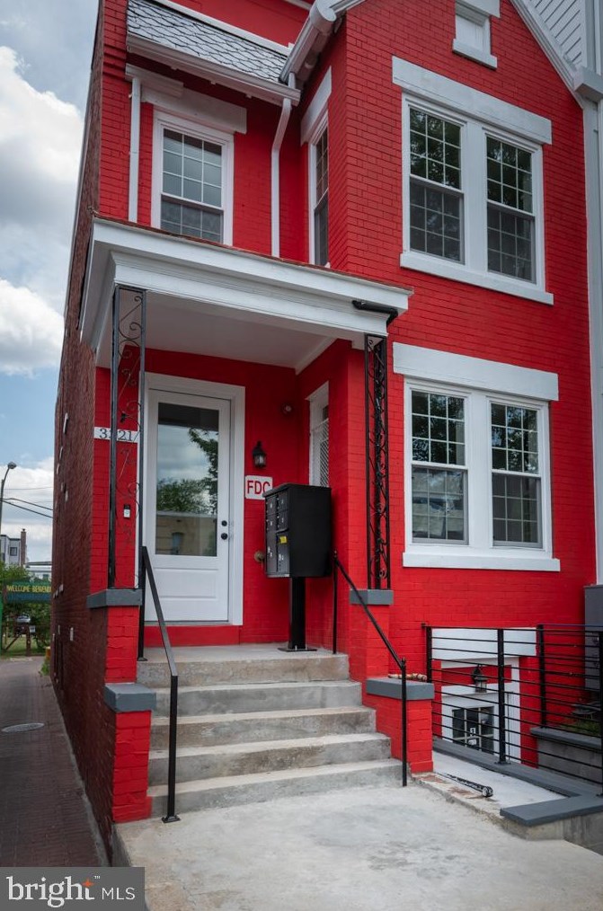 3321 11th St, Washington DC  20010-2405 exterior