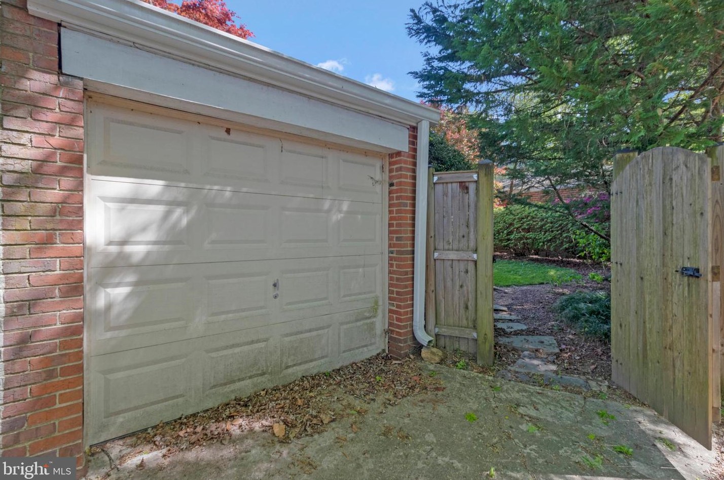 3510 Livingston St, Washington DC  20015-1758 exterior