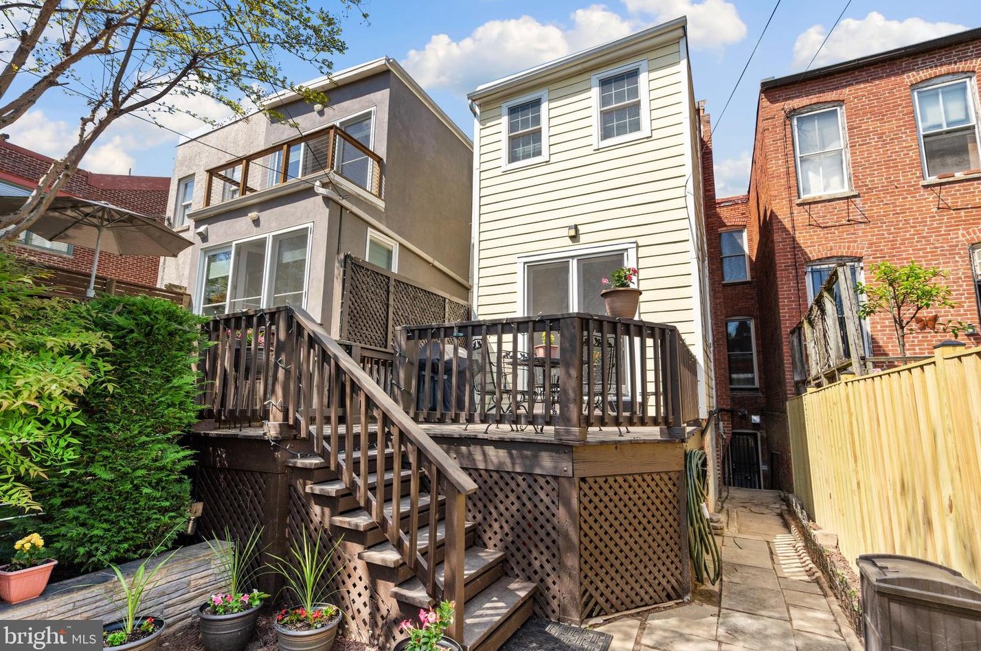 639 A St, Washington DC 20003-1225 exterior