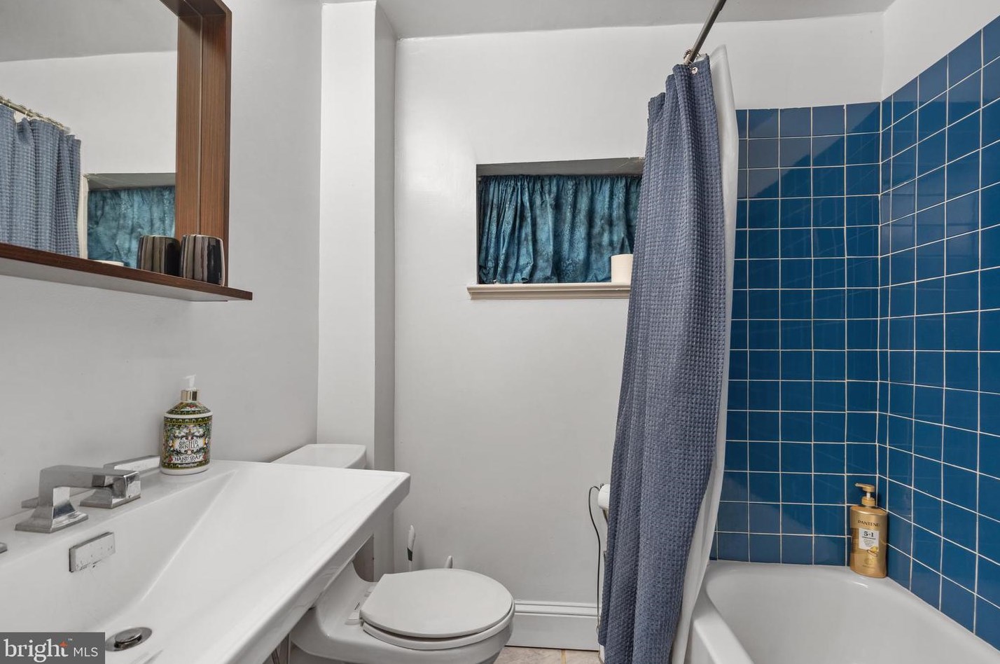 639 A St, Washington DC 20003-1225 exterior