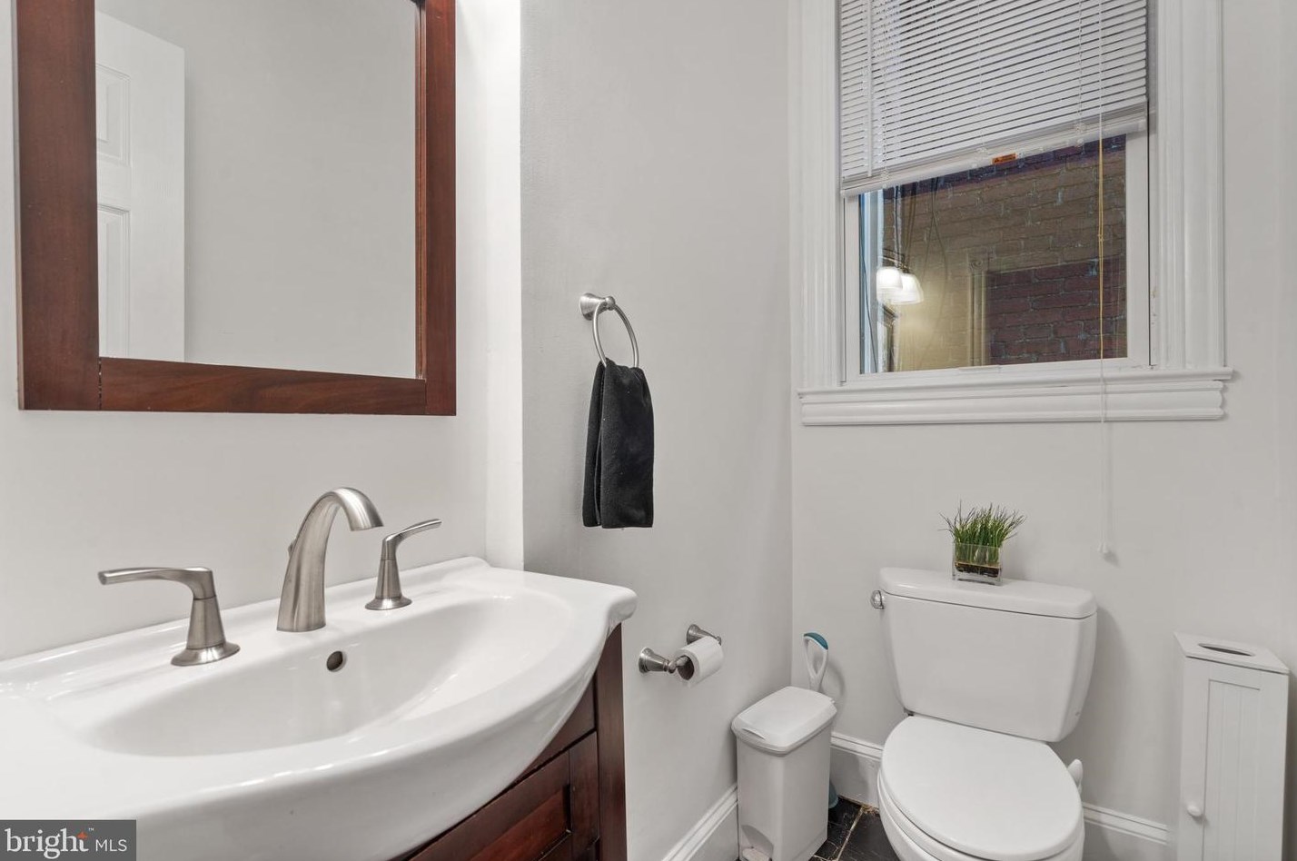 639 A St, Washington DC 20003-1225 exterior