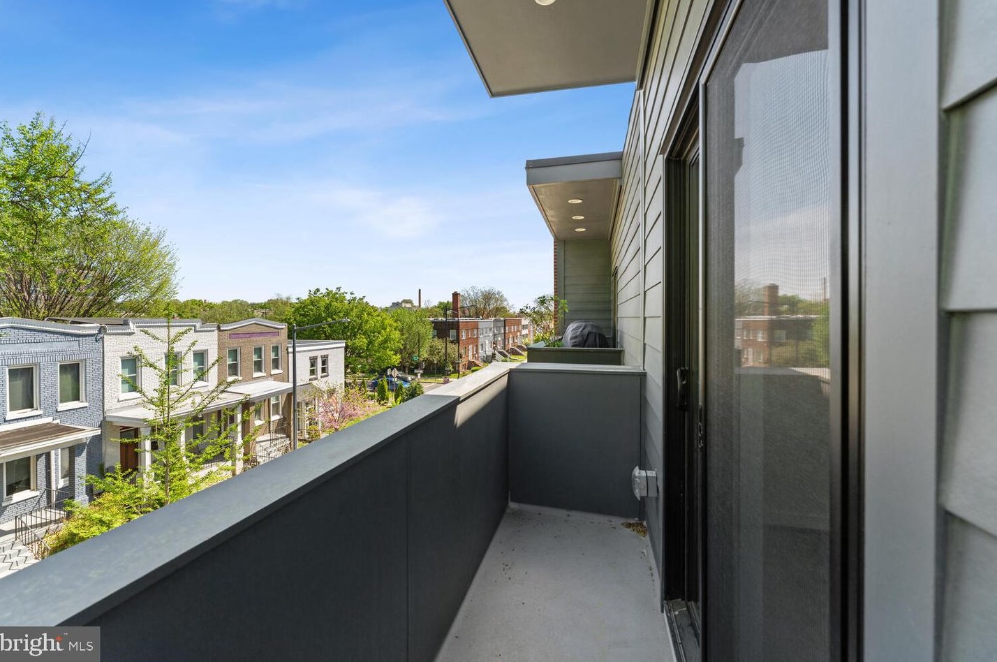 1657 Gales St, Washington DC  20002-4523 exterior