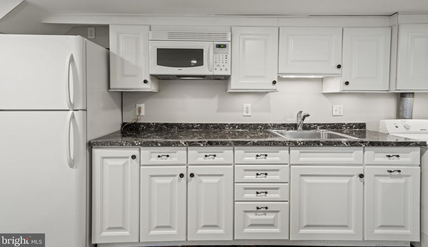 2318 Ashmead Pl, Washington DC 20009-1414 exterior