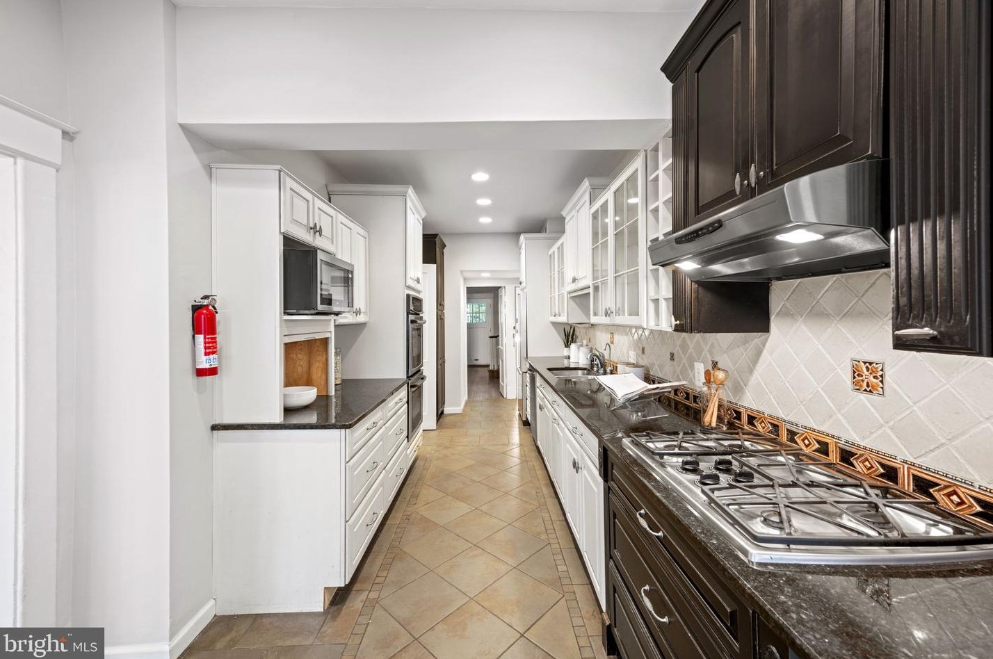 2318 Ashmead Pl, Washington DC 20009-1414 exterior