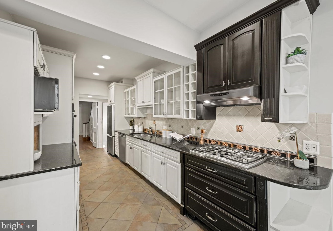 2318 Ashmead Pl, Washington DC 20009-1414 exterior