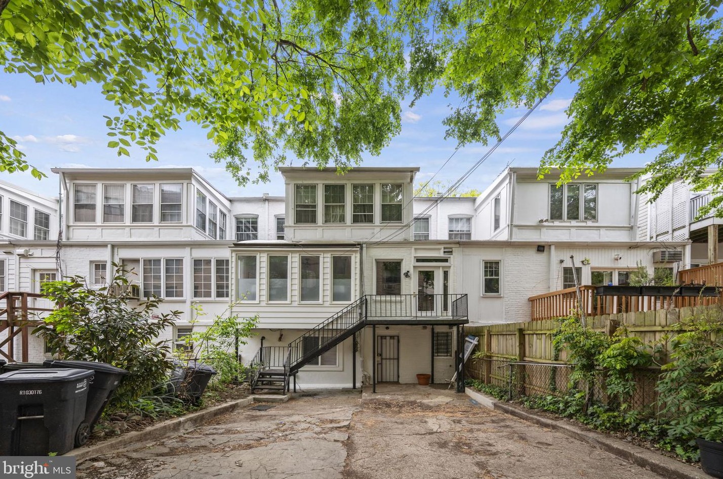 2318 Ashmead Pl, Washington DC 20009-1414 exterior