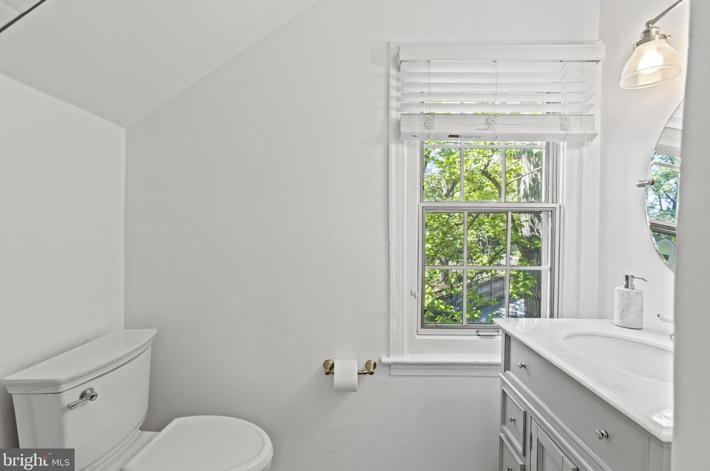 6319 31st Pl, Washington DC  20015-2347 exterior