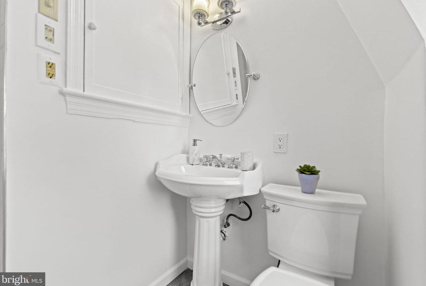 6319 31st Pl, Washington DC  20015-2347 exterior