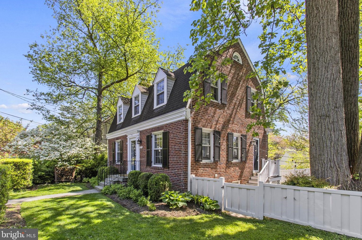 6319 31st Pl, Washington DC  20015-2347 exterior