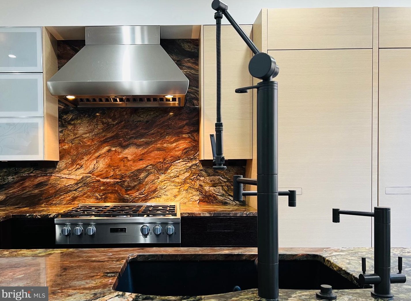 1728 Church St, Washington DC 20036-1302 exterior