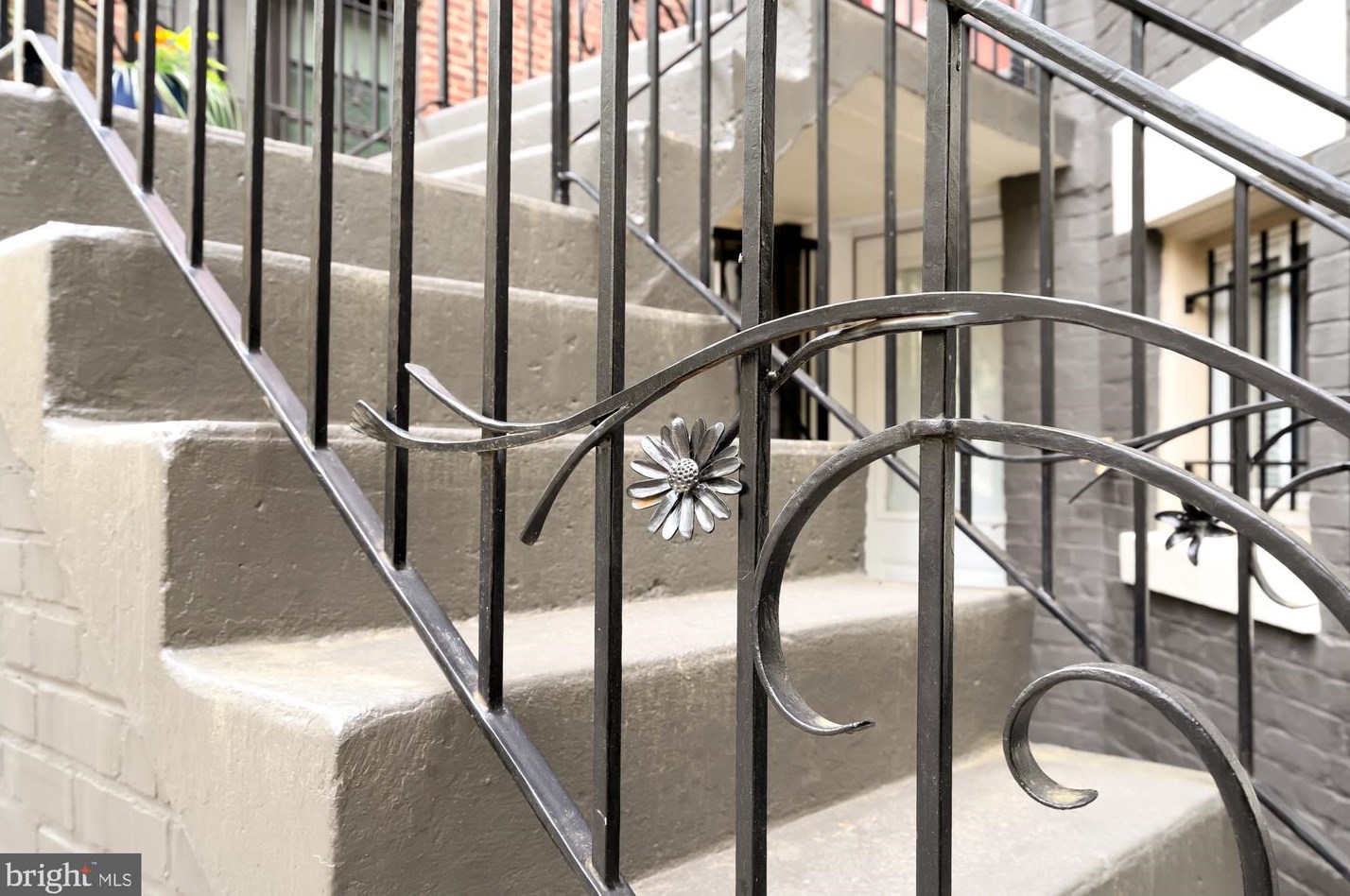 1728 Church St, Washington DC 20036-1302 exterior