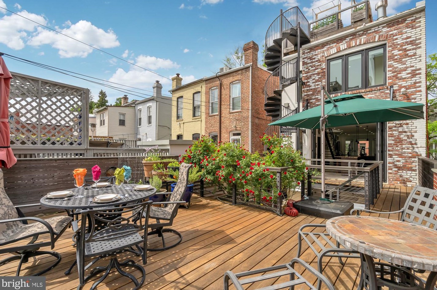 1728 Church St, Washington DC 20036-1302 exterior