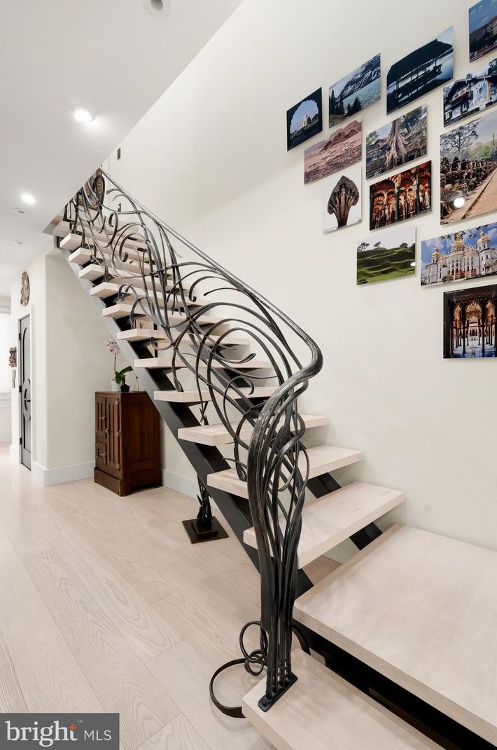 1728 Church St, Washington DC 20036-1302 exterior