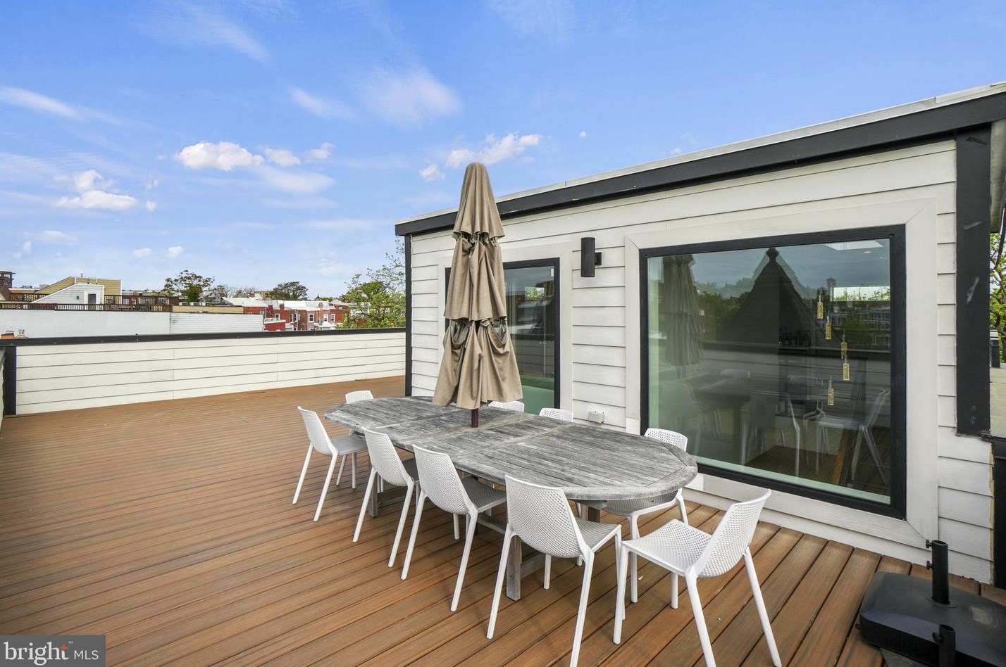 1201 Kenyon St, Washington DC  20010-2421 exterior