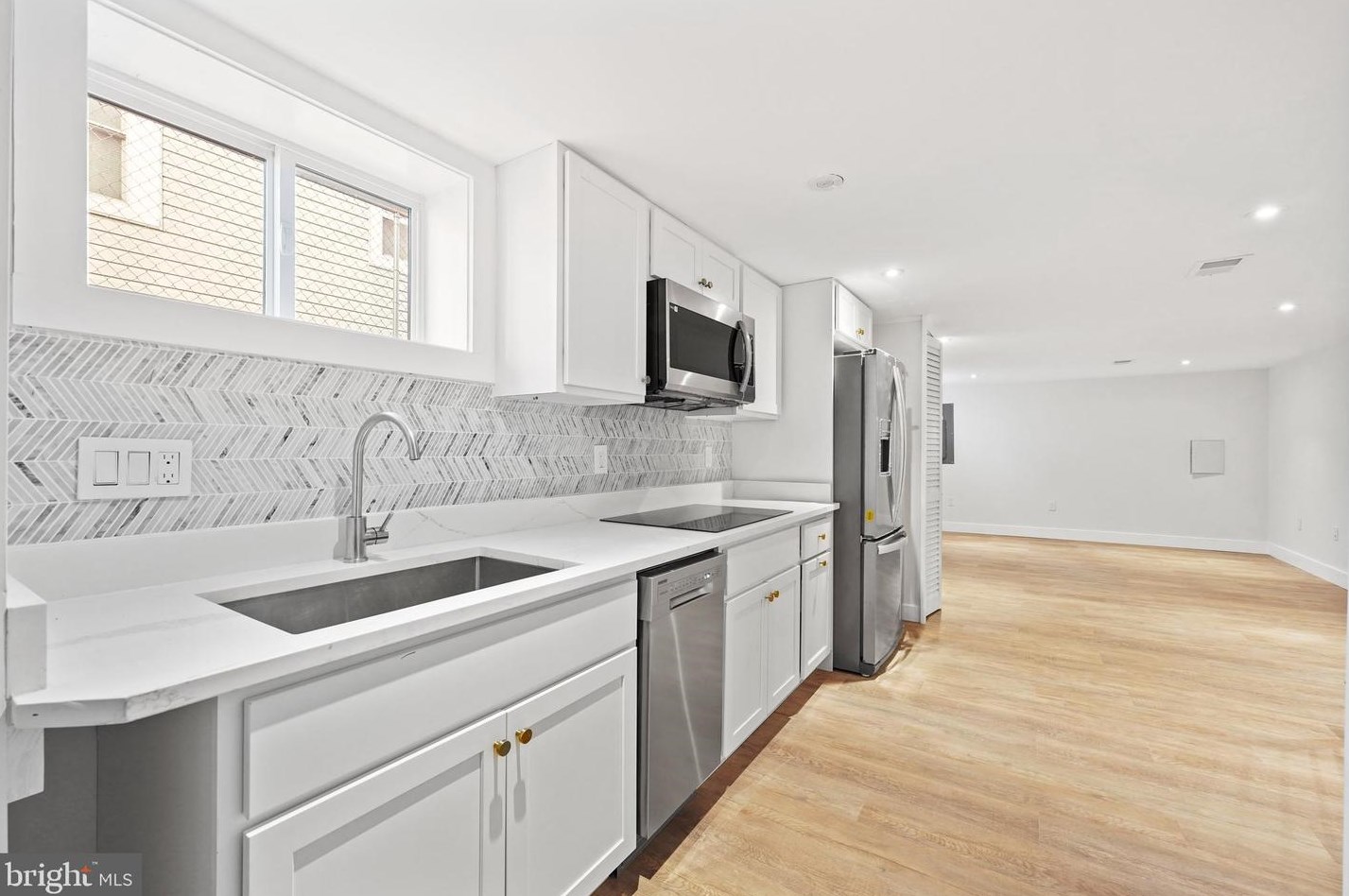 2207 Rand Pl, Washington DC 20002-1912 exterior