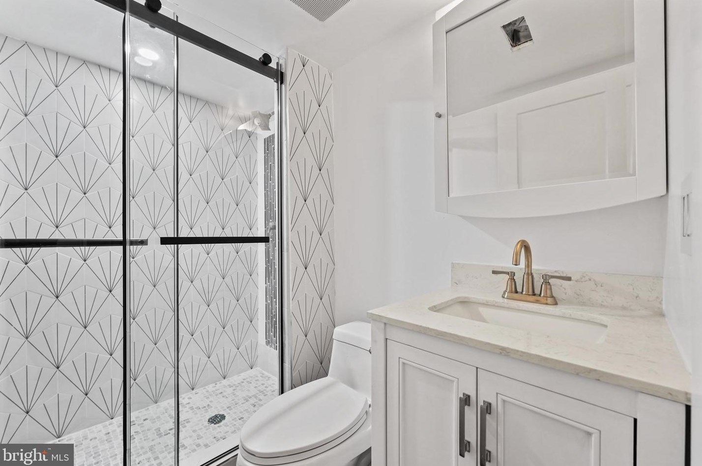 2207 Rand Pl, Washington DC 20002-1912 exterior