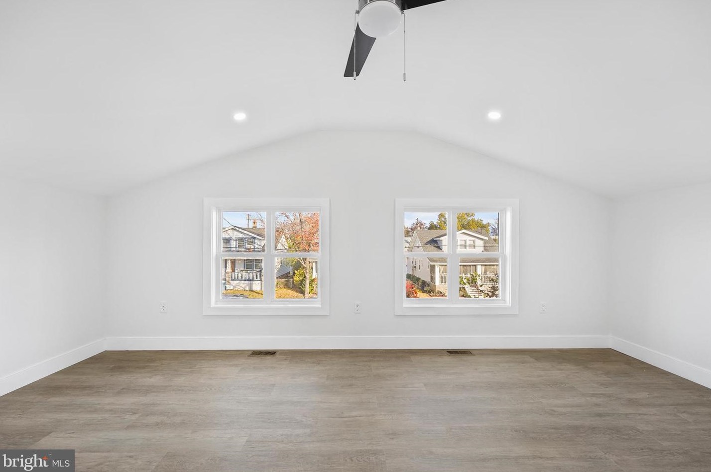 2207 Rand Pl, Washington DC 20002-1912 exterior