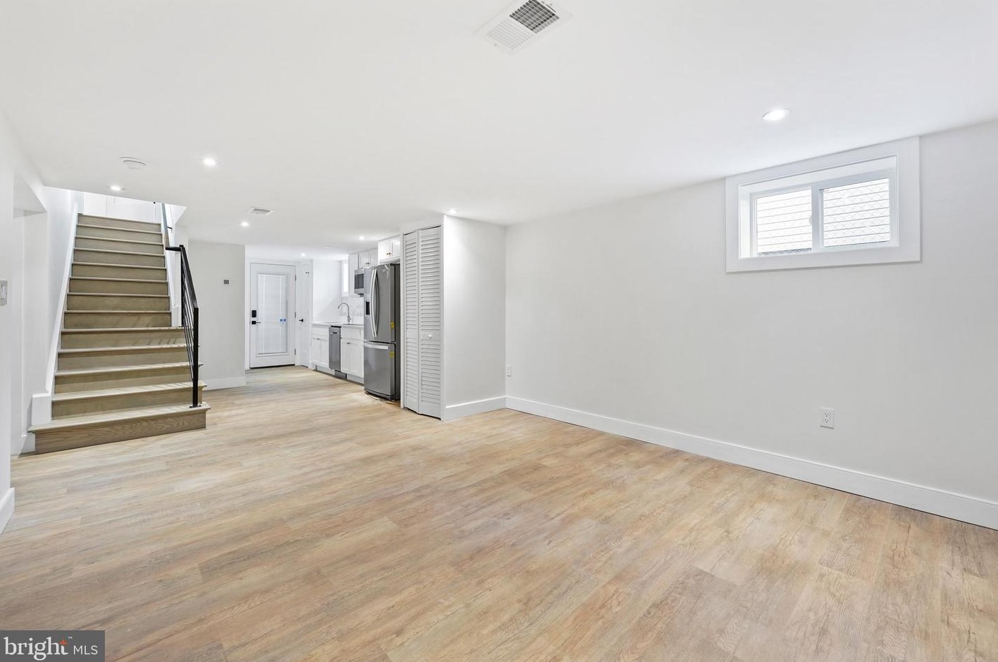 2207 Rand Pl, Washington DC 20002-1912 exterior