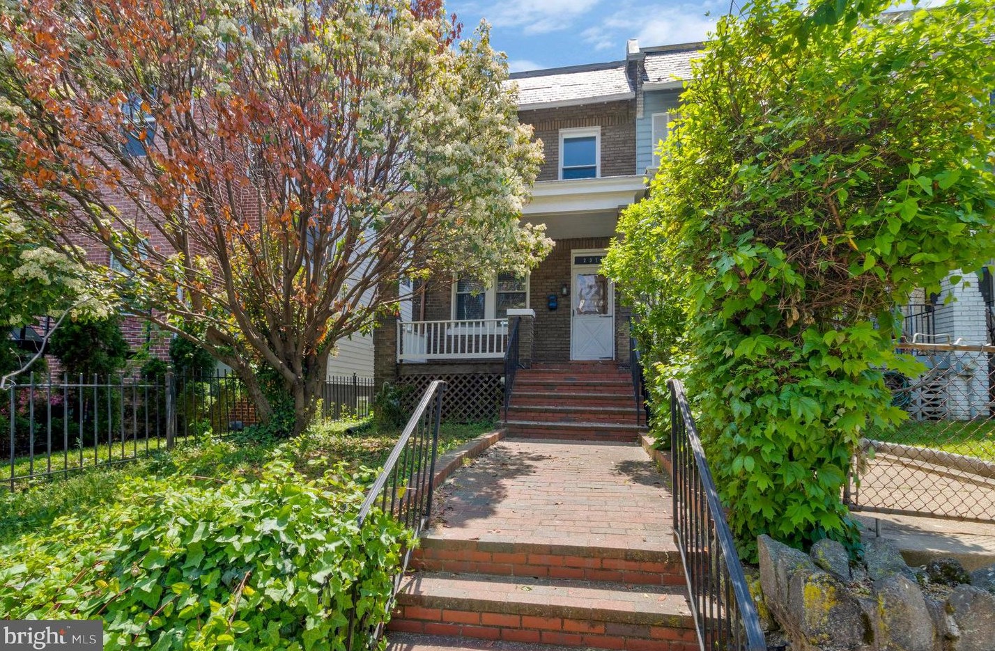 231 S St, Washington DC  20002-1856 exterior