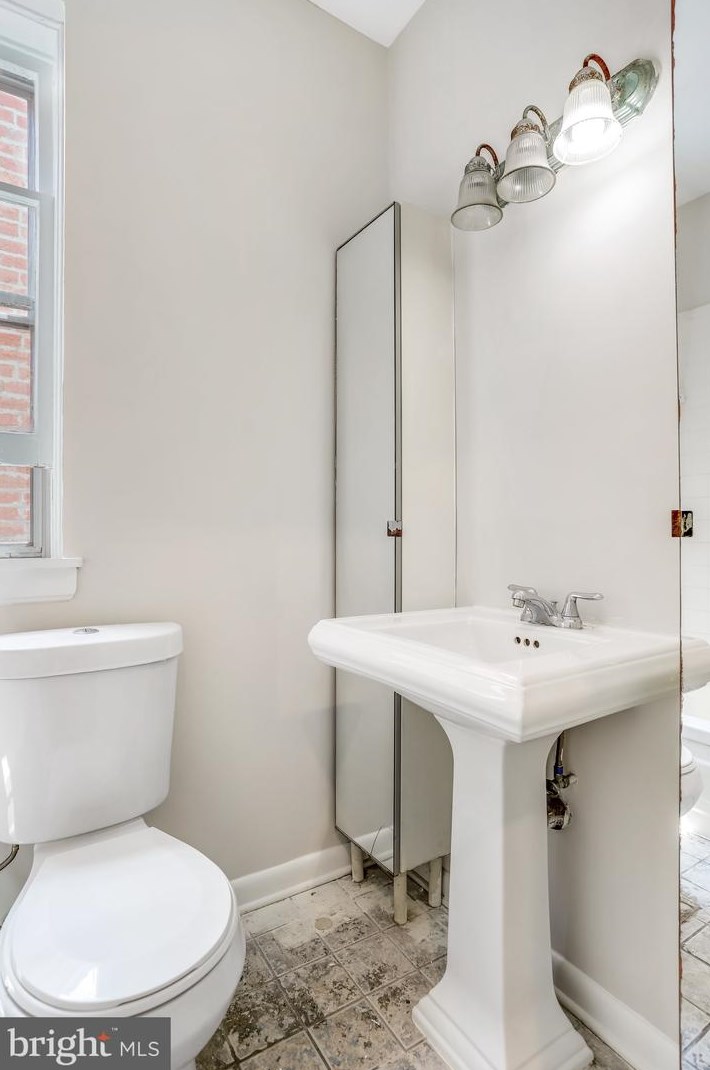 617 Elliott St, Washington DC 20002-5417 exterior