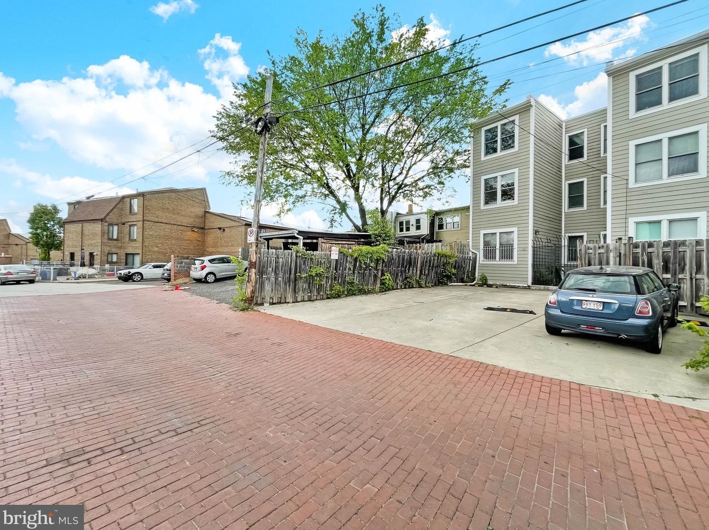 1367 Florida Ave, Washington DC  20009-4807 exterior