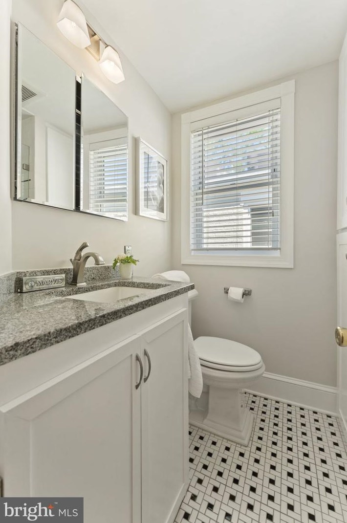 1610 D St, Washington DC  20003-2440 exterior