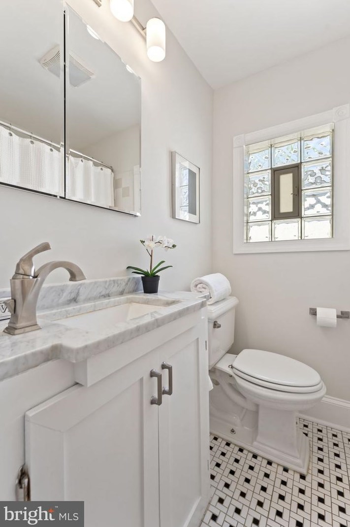 1610 D St, Washington DC  20003-2440 exterior