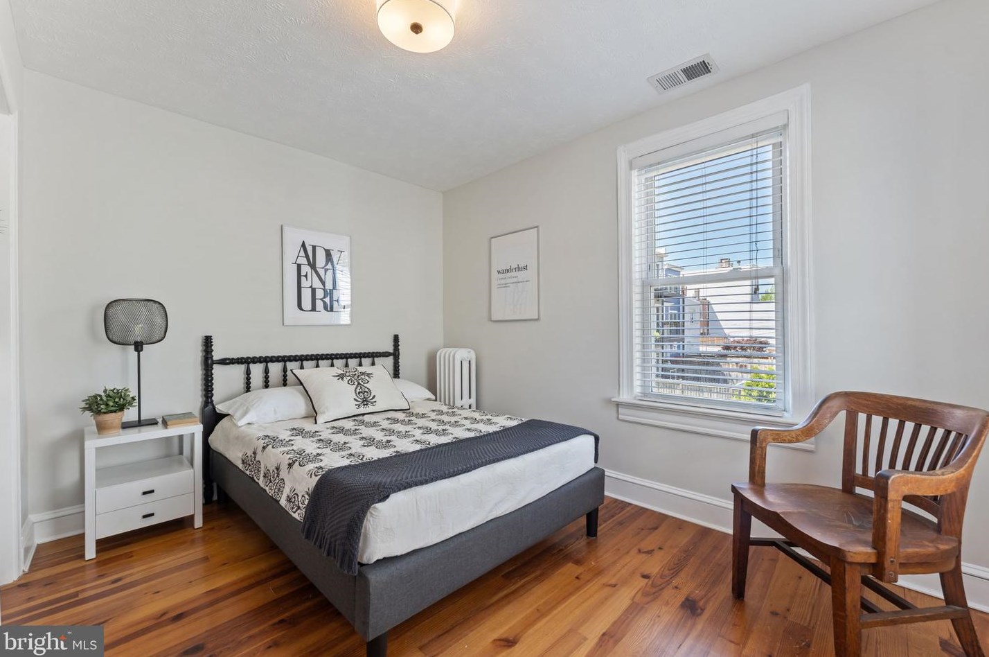 1610 D St, Washington DC  20003-2440 exterior