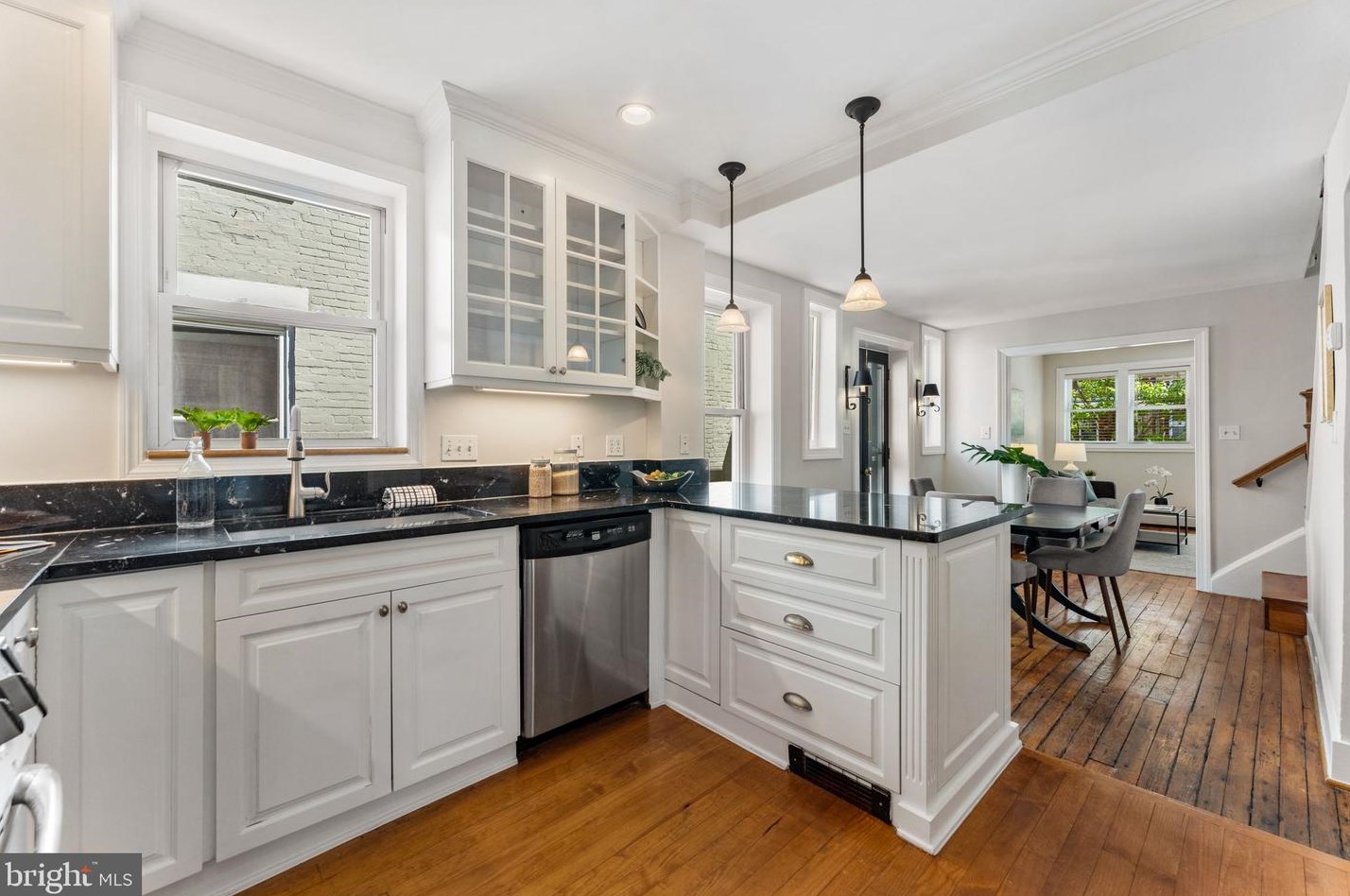 1610 D St, Washington DC  20003-2440 exterior