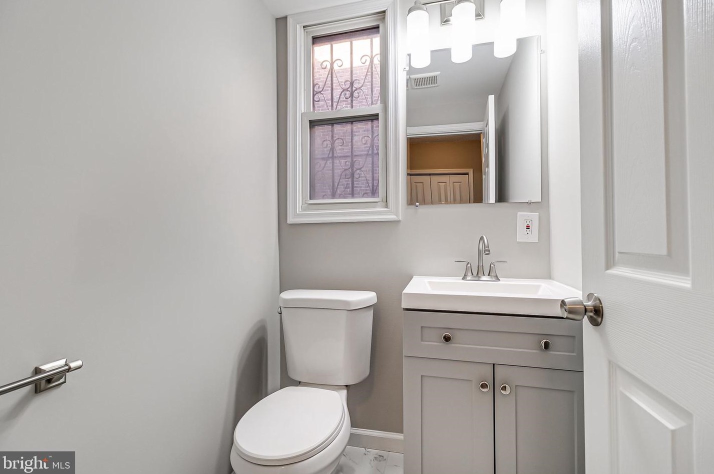 347 Parkland Pl, Washington DC 20032-1647 exterior