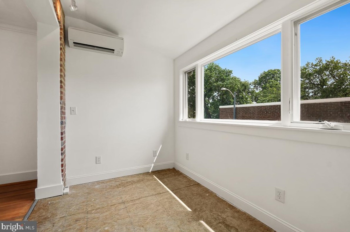 1671 Rosedale St, Washington DC 20002-4636 exterior