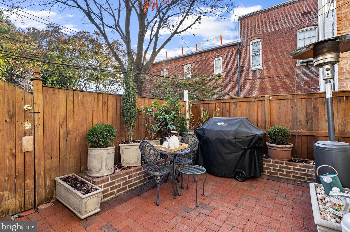 3408 Dent Pl, Washington DC 20007-2713 exterior